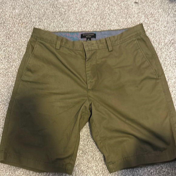 Banana Republic Aiden Shorts - Picture 1 of 3